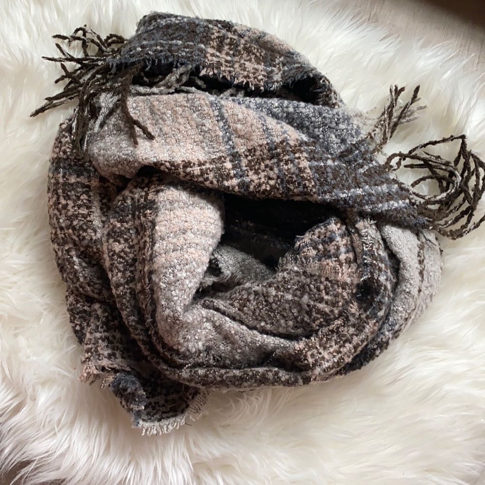 Patterned scarf